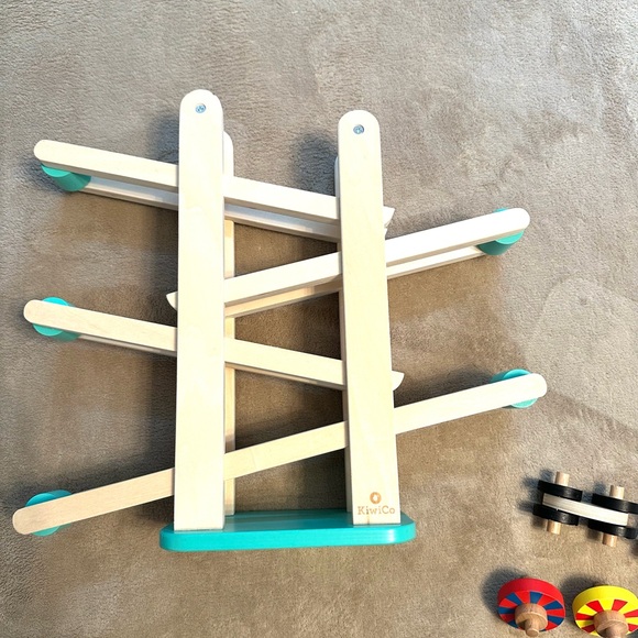 KiwiCo Color Wheel Racers and Ramp - Picture 6 of 7